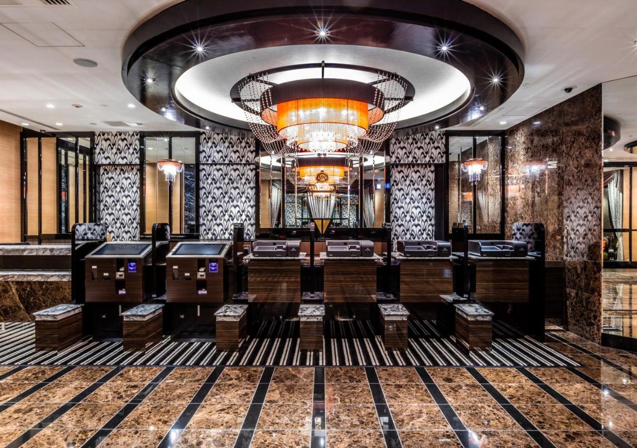 Apa Hotel Higashi Shinjuku Kabukicho Tower طوكيو المظهر الخارجي الصورة